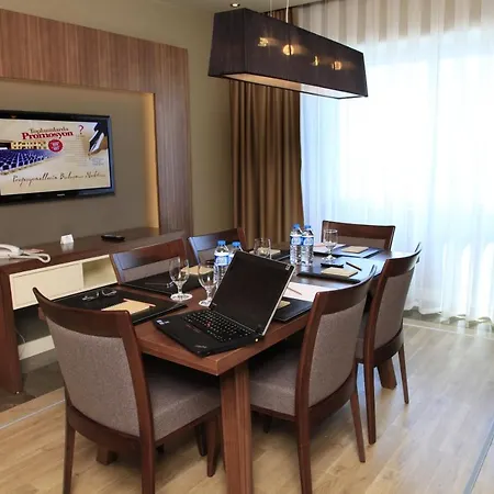 Kolin & Convention Center 5*