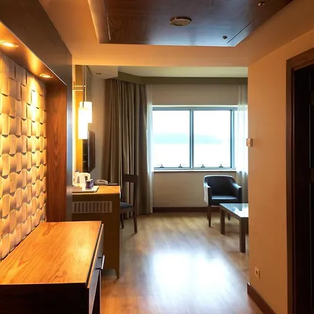 Kolin & Convention Center 5*