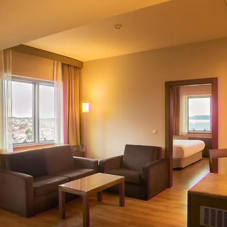 ホテル Kolin & Convention Center 5*