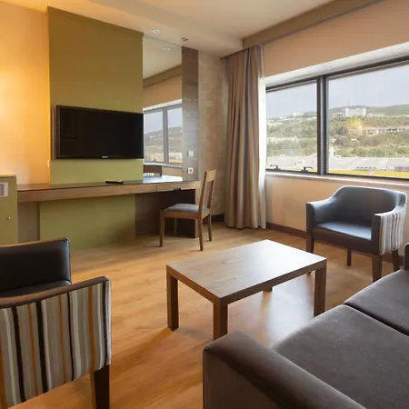 מלון Kolin & Convention Center 5*
