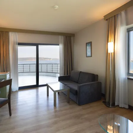 Kolin & Convention Center מלון 5*