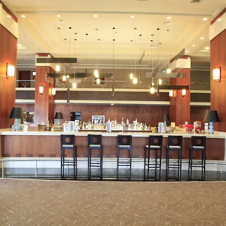 ホテル Kolin & Convention Center 5*