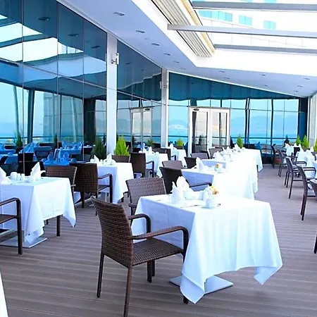 מלון Kolin & Convention Center 5*